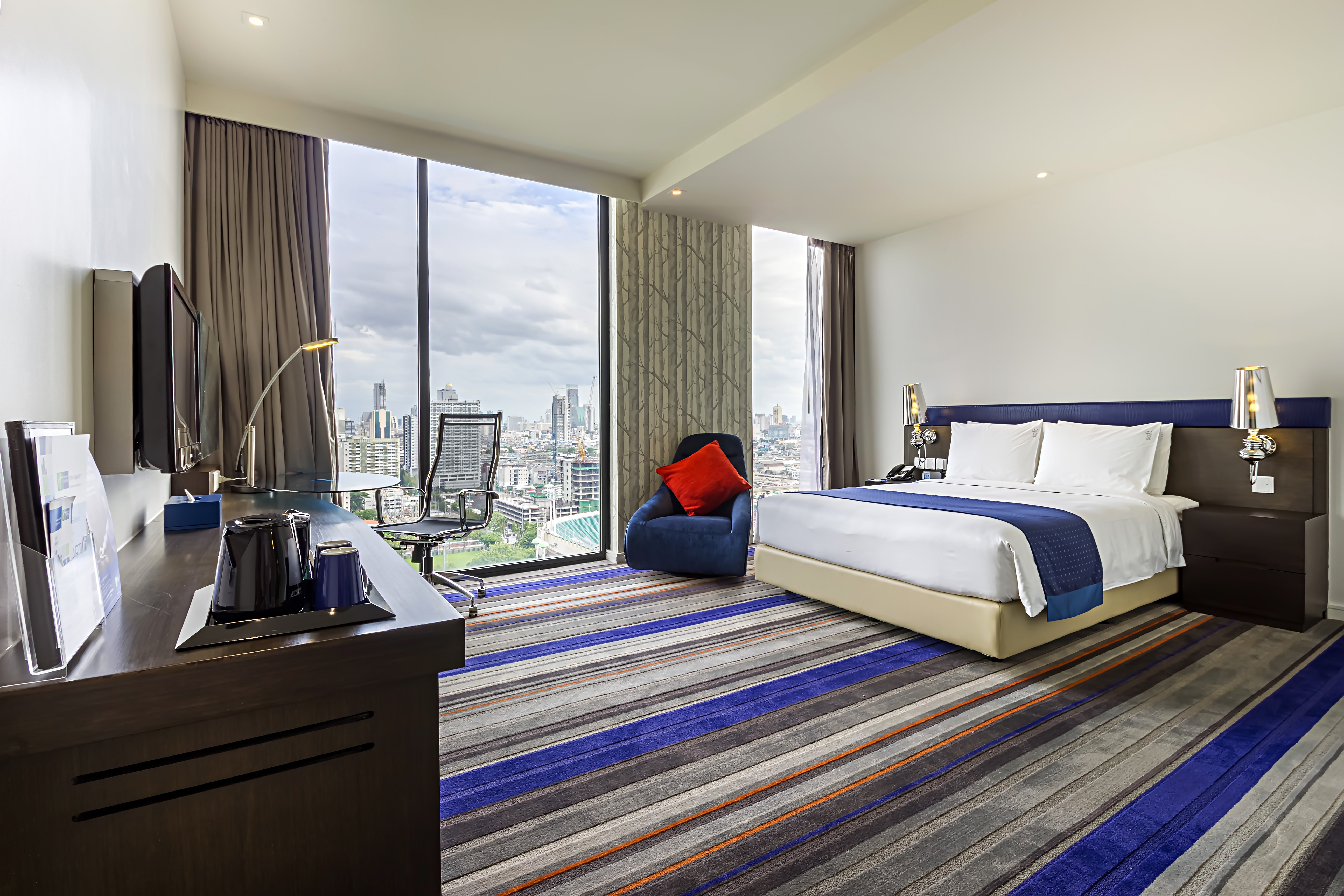 Holiday Inn Express Bangkok Siam Bangkok Start From Usd 62 Per Night Price Address Reviews