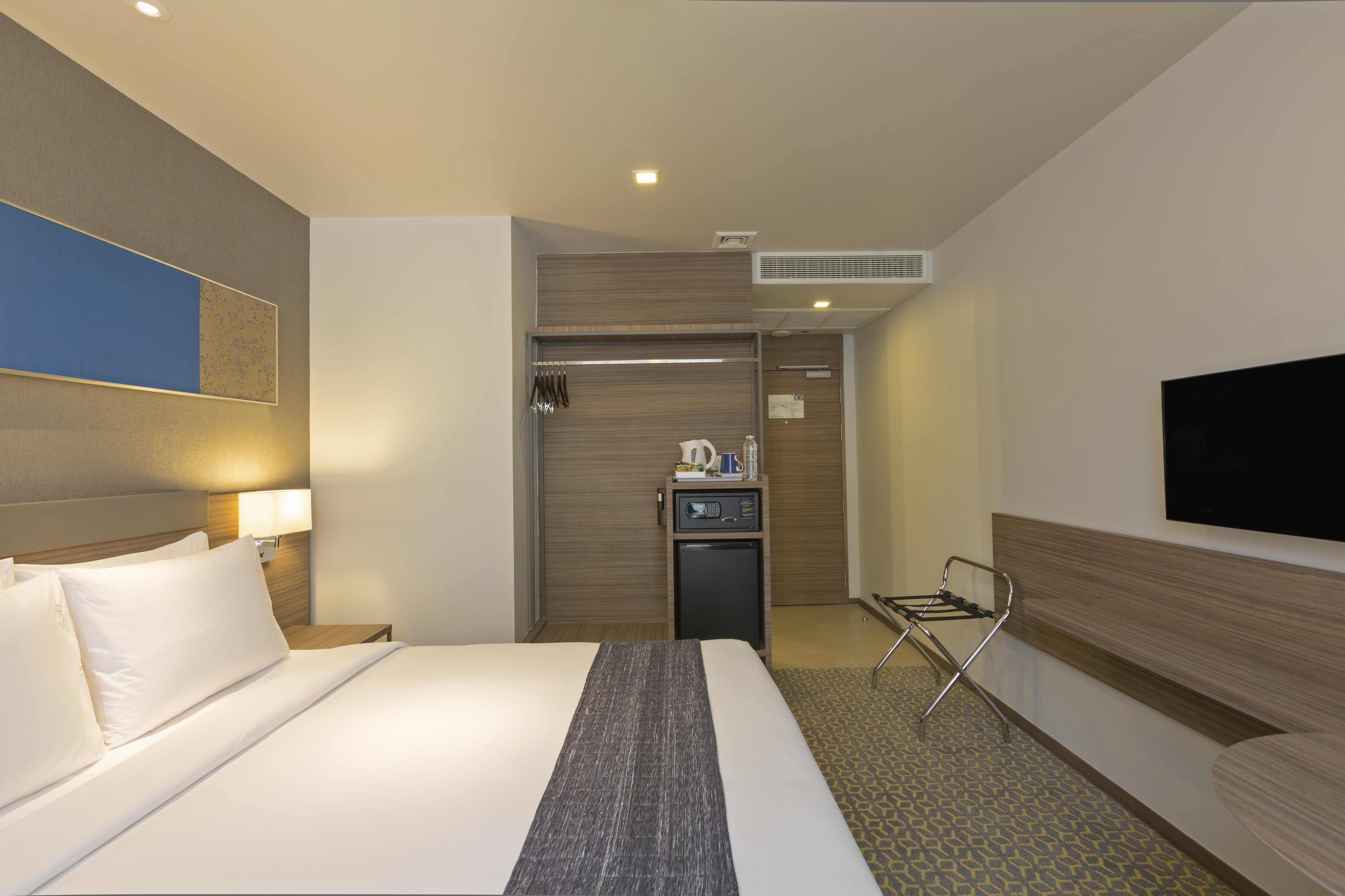 Holiday Inn Express Bangkok Sathorn Bangkok Start From Aud 72 Per Night Price Address Reviews