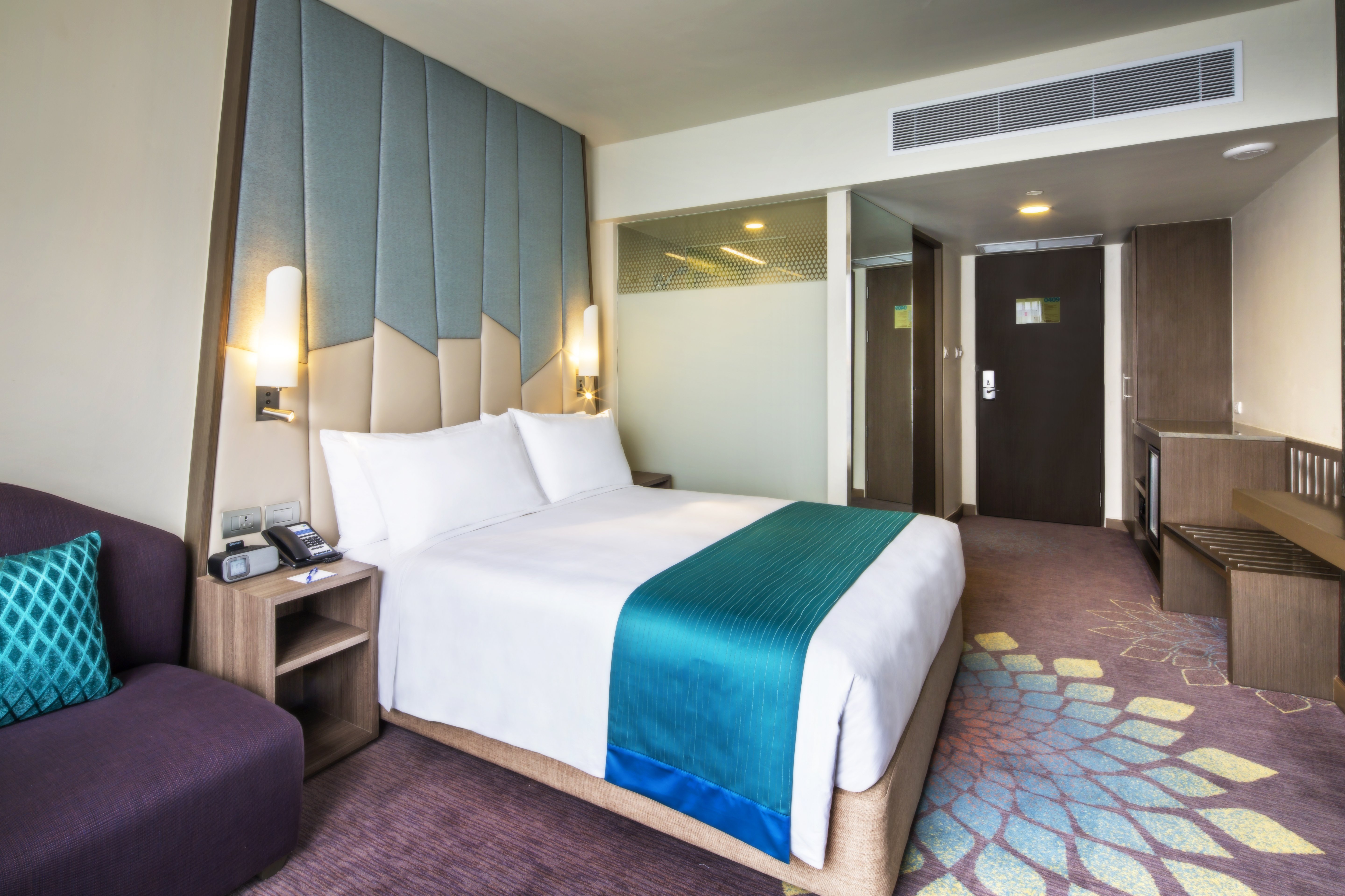 Holiday Inn Express Bangkok Sukhumvit 11 Bangkok Hotel Price Address Reviews