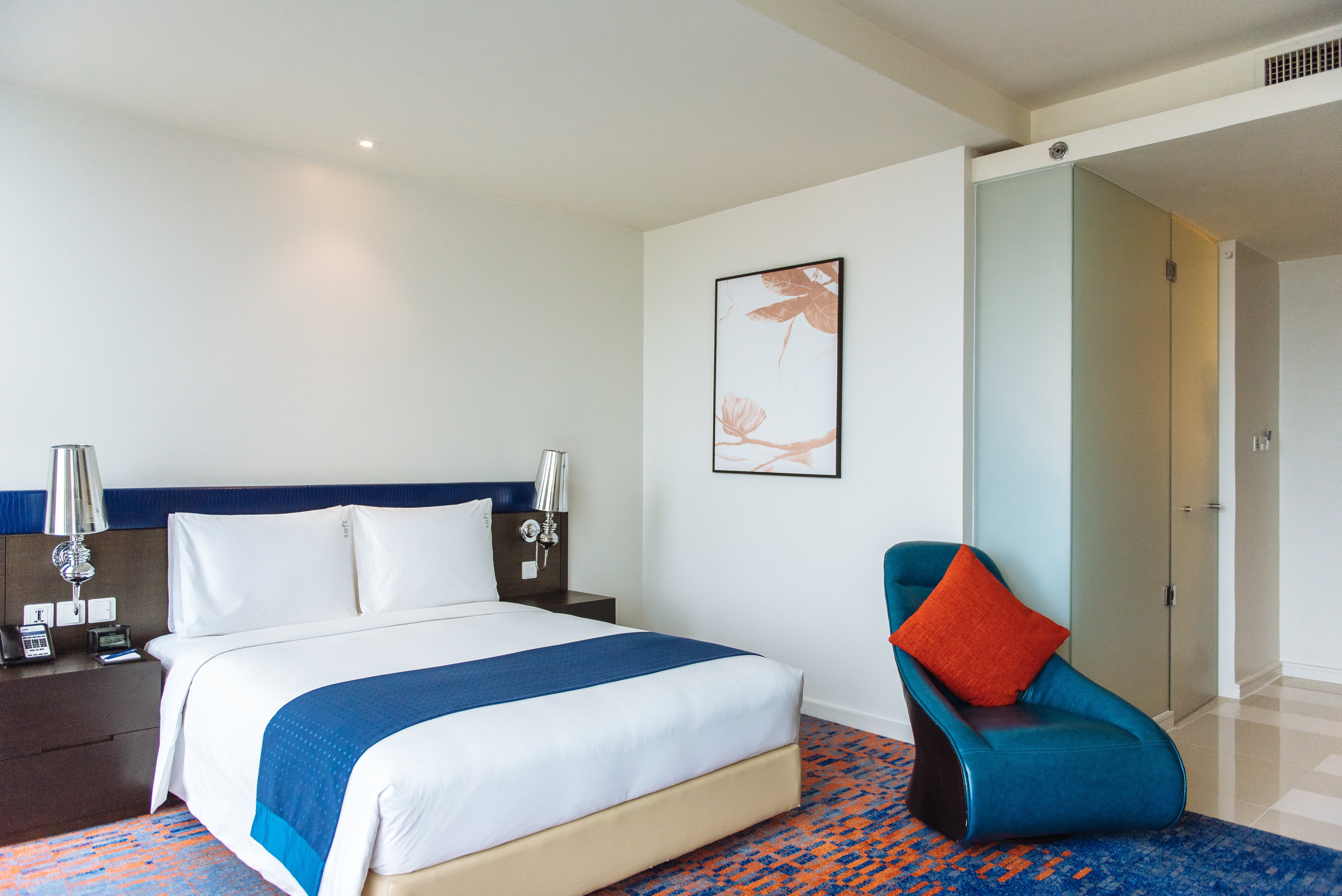 Holiday Inn Express Bangkok Siam Bangkok Start From Usd 62 Per Night Price Address Reviews