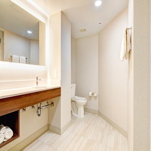 Holiday Inn Express & Suites PHOENIX-TEMPE - Tap to explore photos